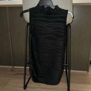 The limited black top- size small